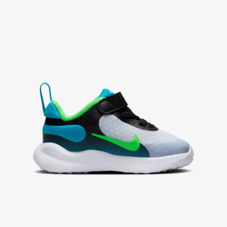 Nike Revolution 7 