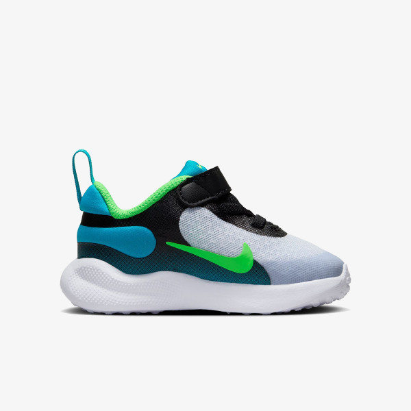 Nike Revolution 7 