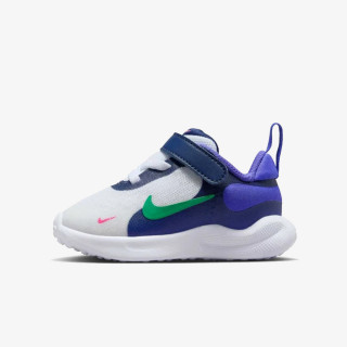 Nike Revolution 7 