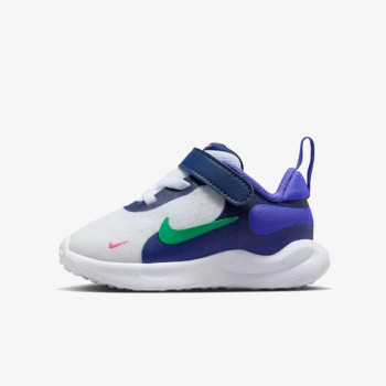 Nike Revolution 7 