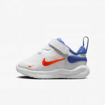 Nike Revolution 7 