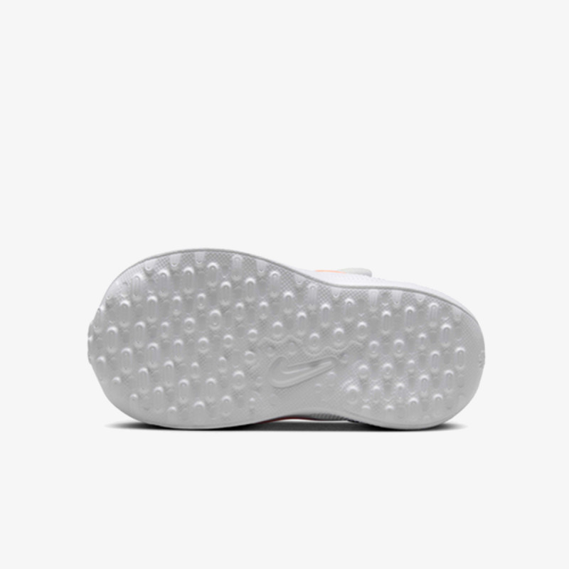 Nike Revolution 7 