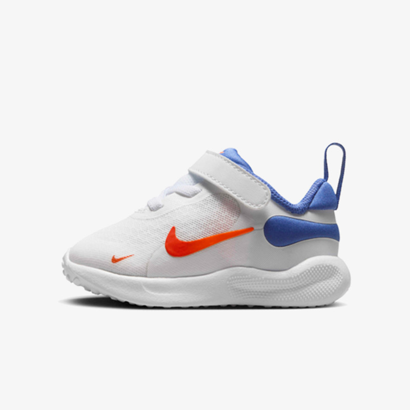 Nike Revolution 7 
