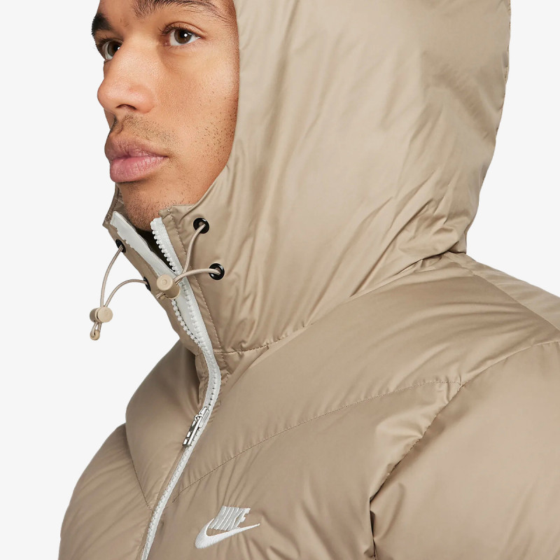 Nike Storm-FIT Windrunner 