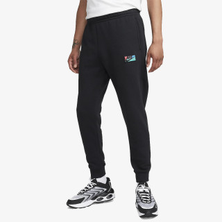 Nike Club Fleece+ 