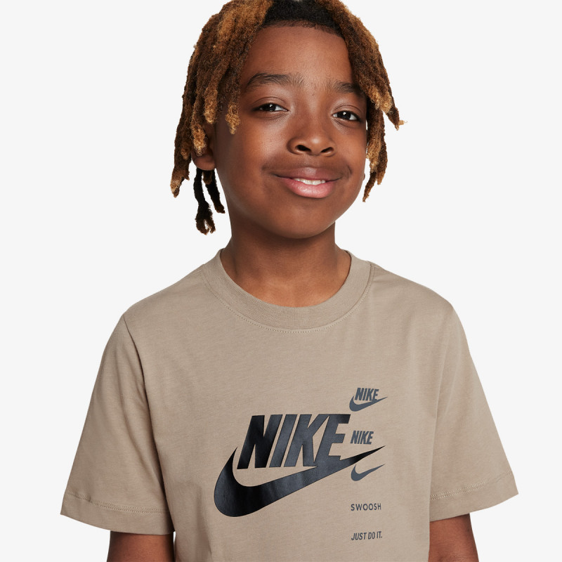 Nike Sportswear Standard Issue 
