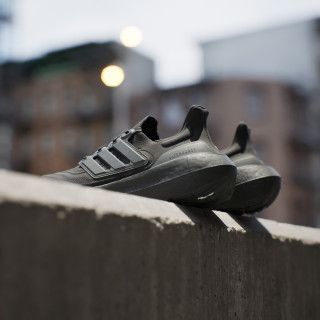 ULTRABOOST LIGHT 