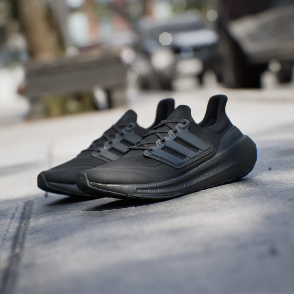 ULTRABOOST LIGHT 