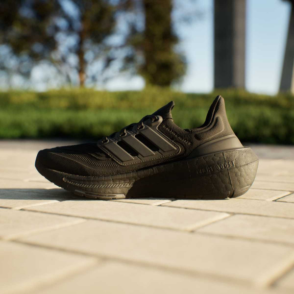 adidas ULTRABOOST LIGHT 
