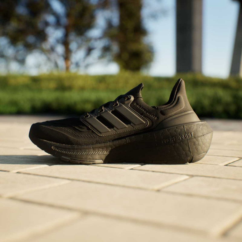 adidas ULTRABOOST LIGHT 
