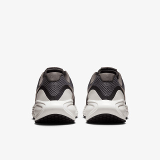 Nike Revolution 8 