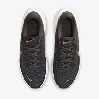 Nike Revolution 8 