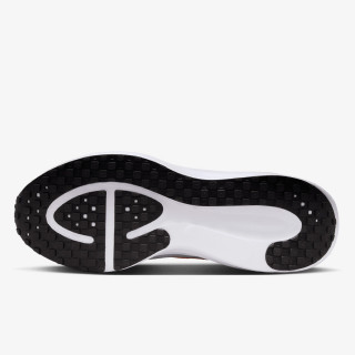 Nike Revolution 8 