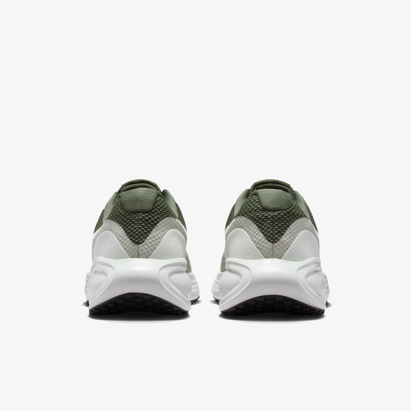 NIKE REVOLUTION 8 