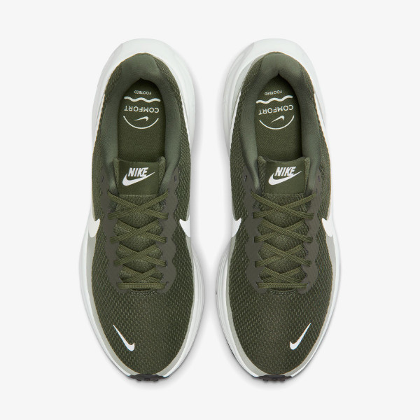 NIKE REVOLUTION 8 