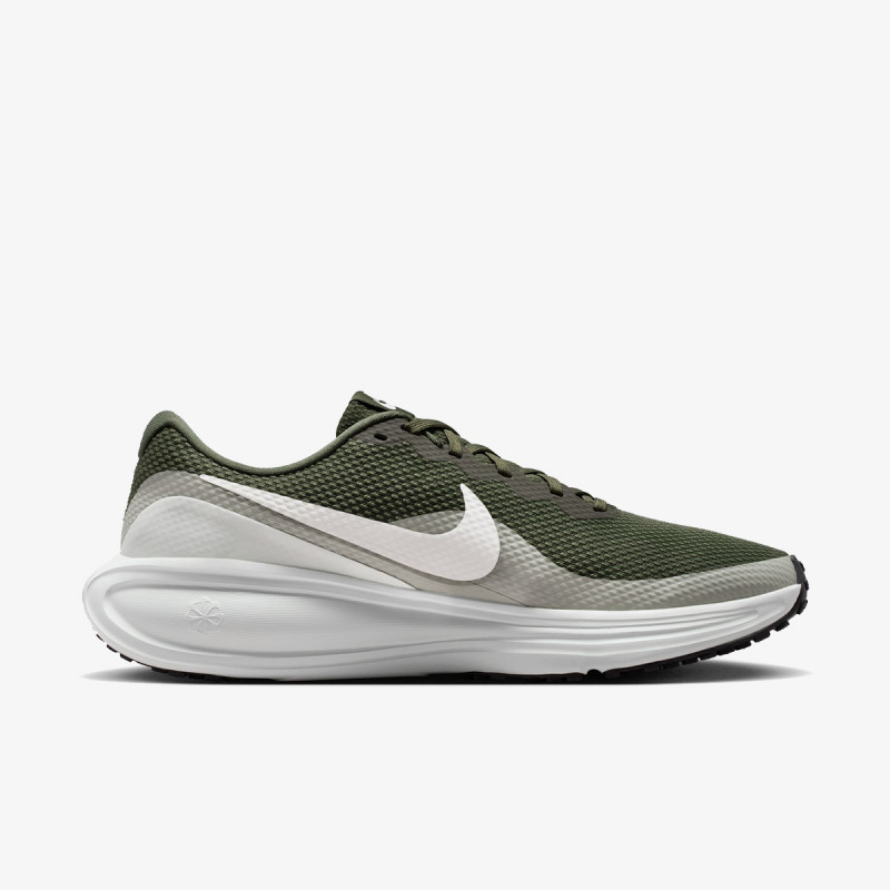 NIKE REVOLUTION 8 