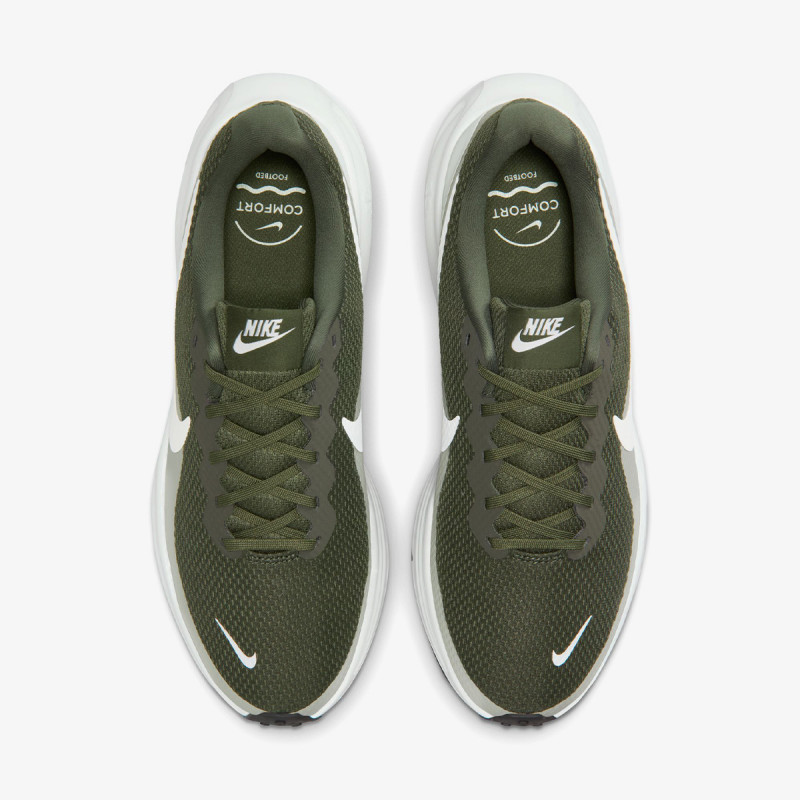 NIKE REVOLUTION 8 