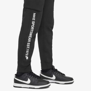 Nike Sportswear Standard Issue 