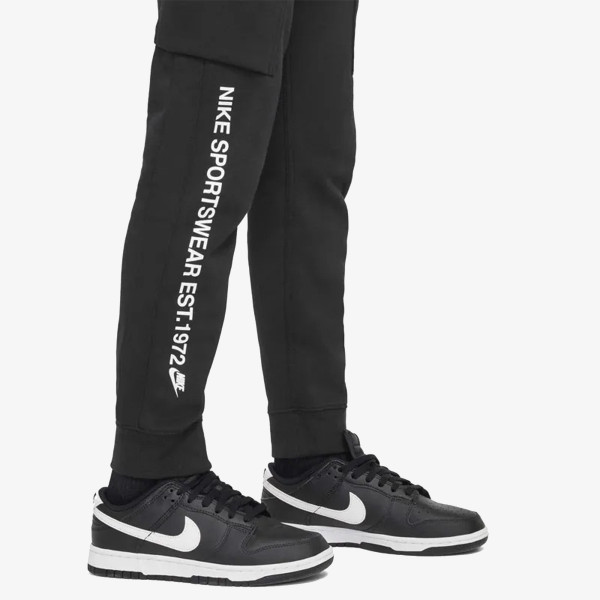 Nike Sportswear Standard Issue 