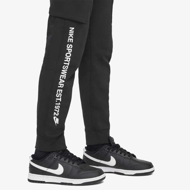 Nike Sportswear Standard Issue 