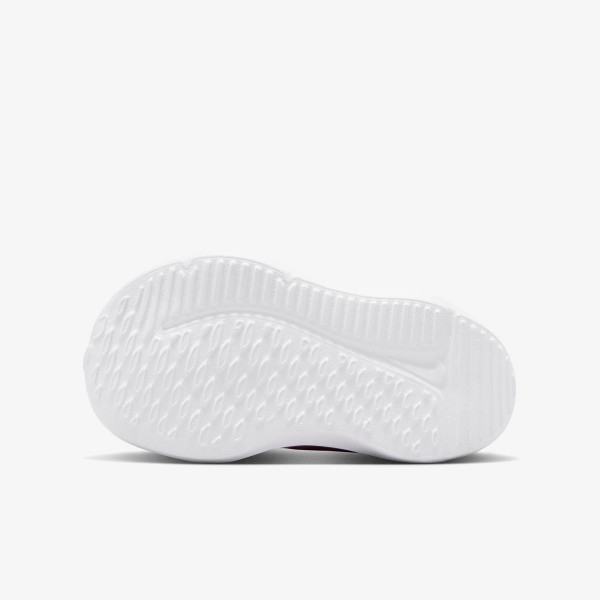 Nike Cosmic Runner 