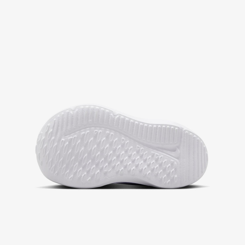 Nike Cosmic Runner 