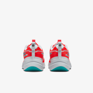 Nike Cosmic Runner 