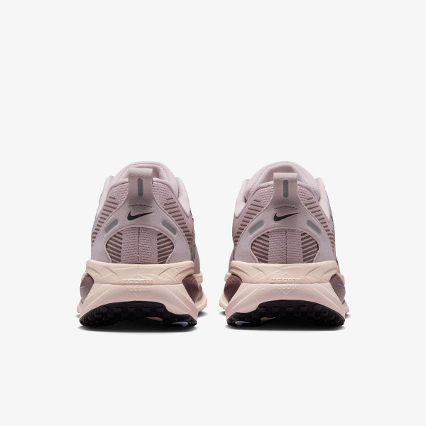 Nike Vomero 18 