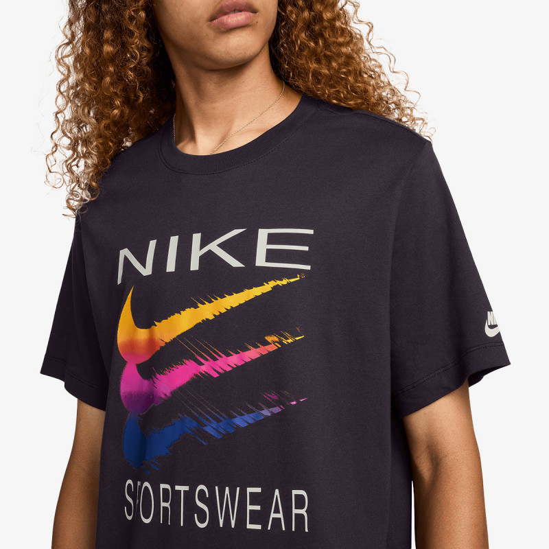 Nike M NSW TEE 6MO SWSH SP25 
