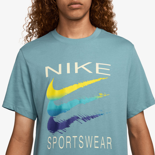 Nike M NSW TEE 6MO SWSH SP25 