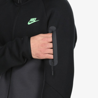 Nike Tech 