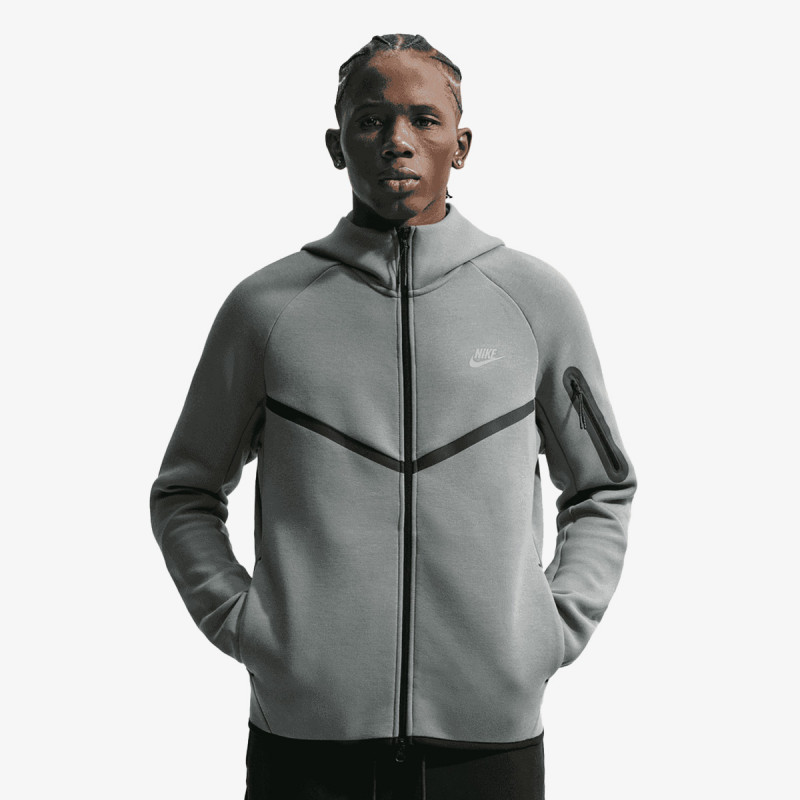 Nike Tech 