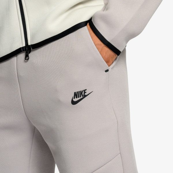 Nike Tech 