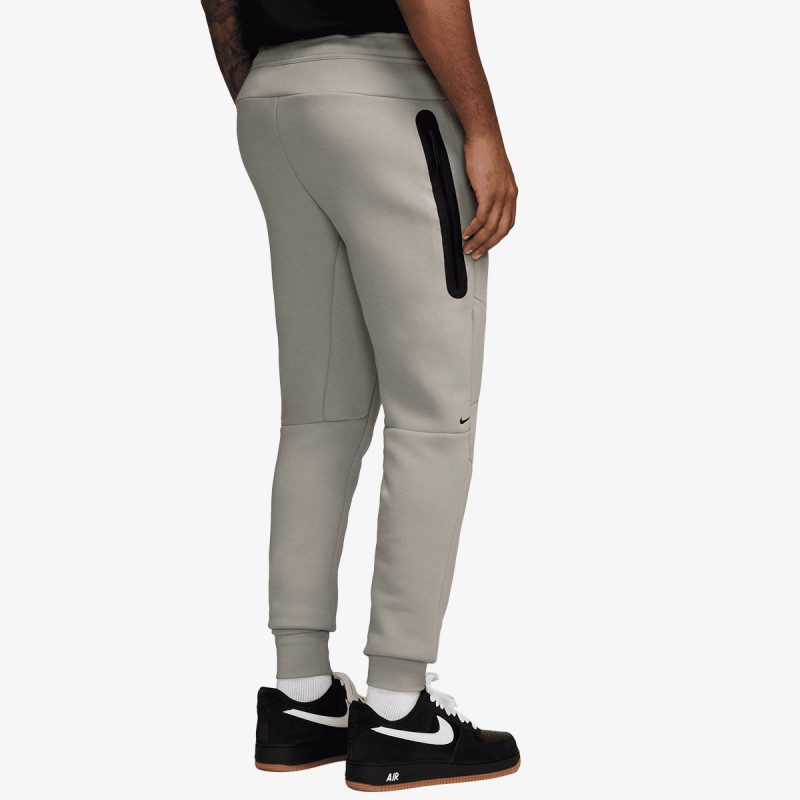 Nike M NK TCH FLC JGGR 