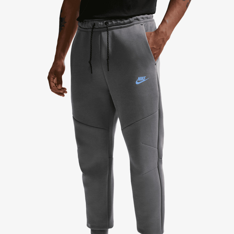 Nike Tech 