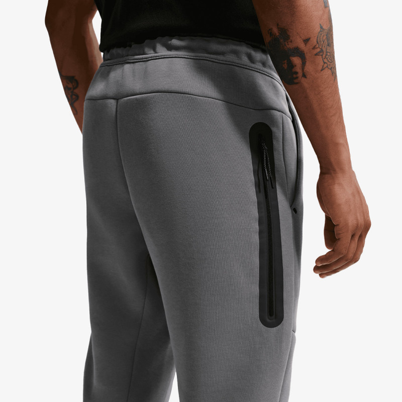 Nike Tech 