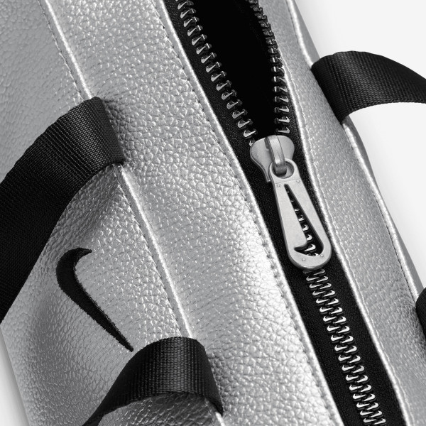 Nike NK CLASH MINI BARREL BAG-METL 