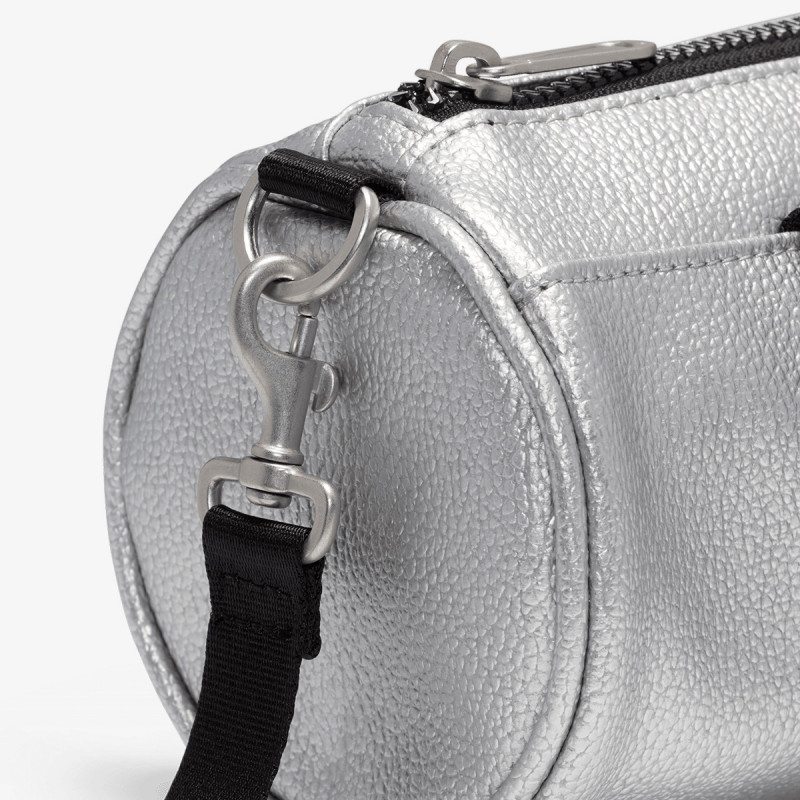 Nike NK CLASH MINI BARREL BAG-METL 