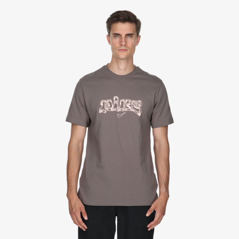 Nike T-shirt 