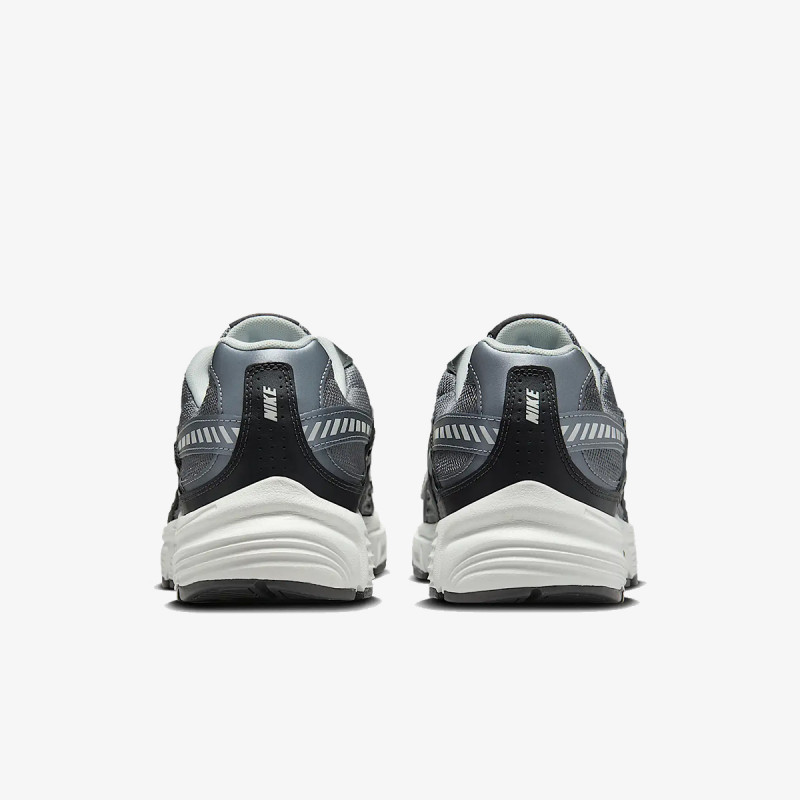 Nike Initiator 