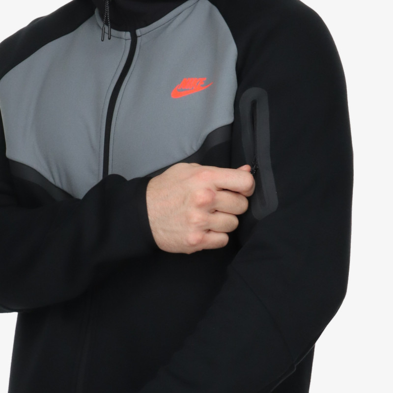 Nike Tech Fleece 