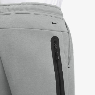 M NK TECH FLC SHORT 