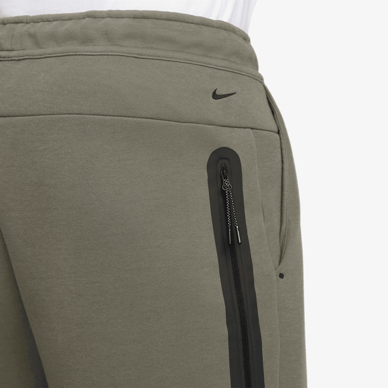 M NK TECH FLC SHORT 