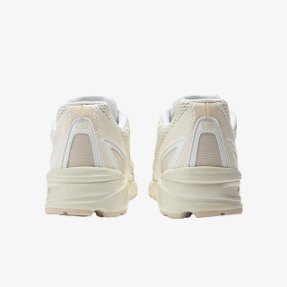 New Balance 740 