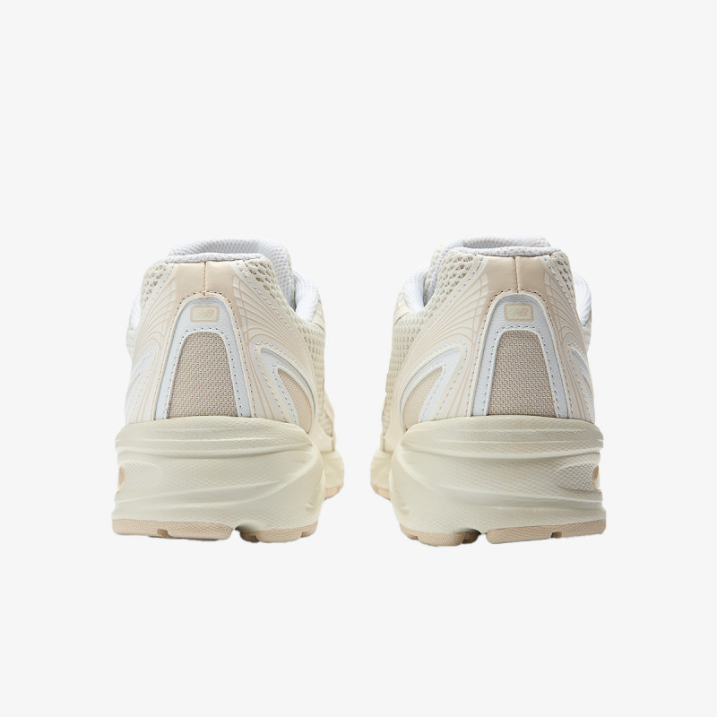 New Balance 740 