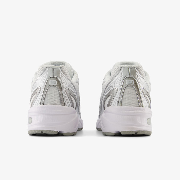 New Balance 740 